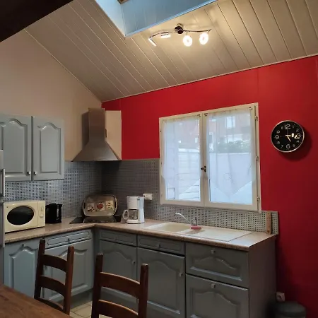 Maison Proche Avec Terrasse Ensoleillee
